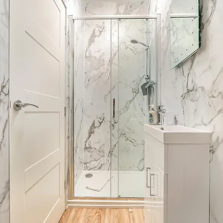 Foxglove- Uk45261 Whitby